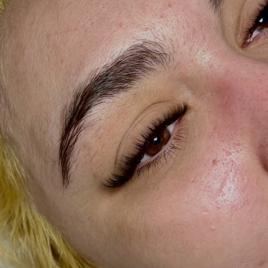 Russian lash extensions in a cat eye style